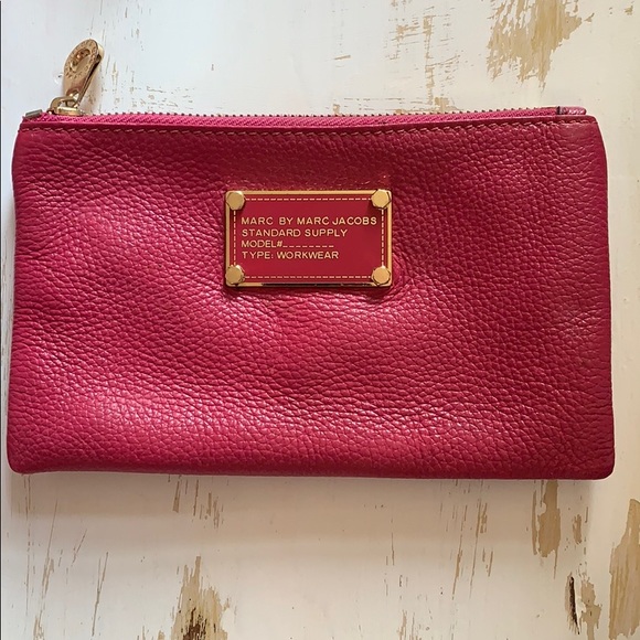 Marc Jacobs wristlet - Picture 1 of 8